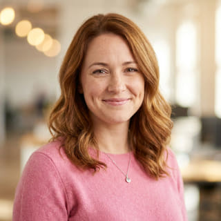 Emily Watson, Customer Support Head at Crest Yielderon